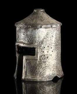 MONTY PYTHON AND THE HOLY GRAIL (1975) - Lot 327 - Knights of the Round Table Helmet