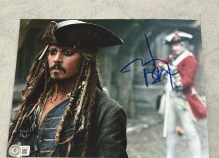 Pirates of the Caribbean, Johnny Depp (Captain Jack Sparrow) - Signed - Beckett COA - 8x10" | Catawiki